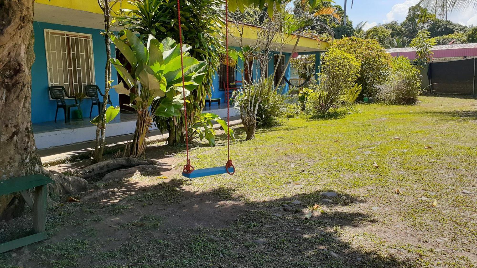 Rooms Palmeras Cahuita Exterior photo